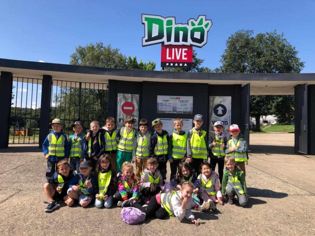 Školička na výletě v Dinoparku Džbán
